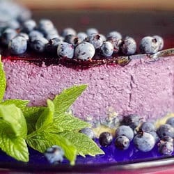 Blueberry Mousse Cake (Delice des Bleuets)