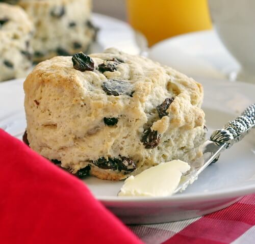 Newfoundland Raisin Buns