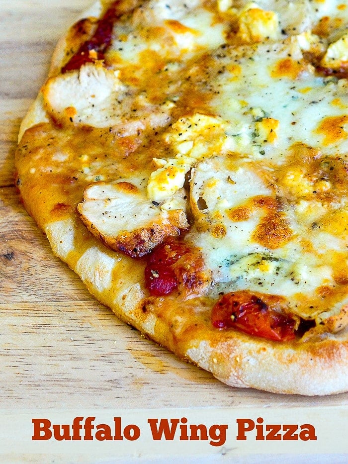 Buffalo Wing Pizza - all the great flavour of buffalo wings in a crispy crust pizza!