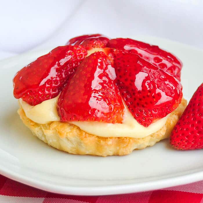 Strawberry Custard Tarts aka Tim Tarts