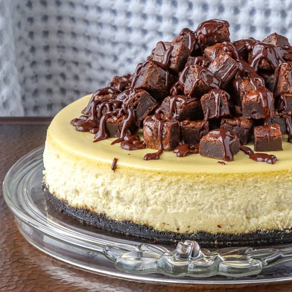 Brownie Cheesecake a luscious marriage of vanilla & chocolate fudge!