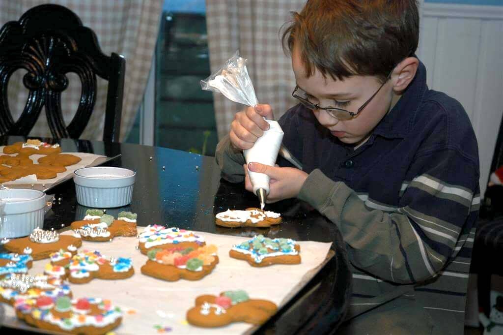 Noah piping decorations