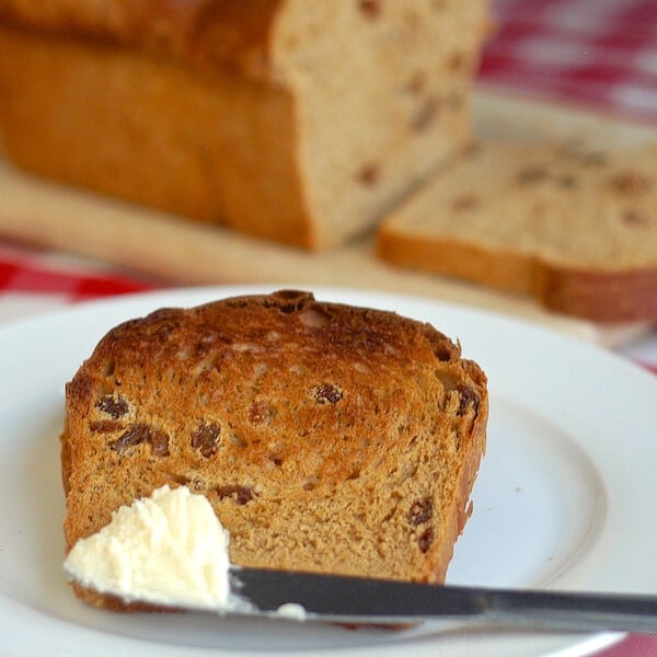 Newfoundland Molasses Raisin Bread featured image