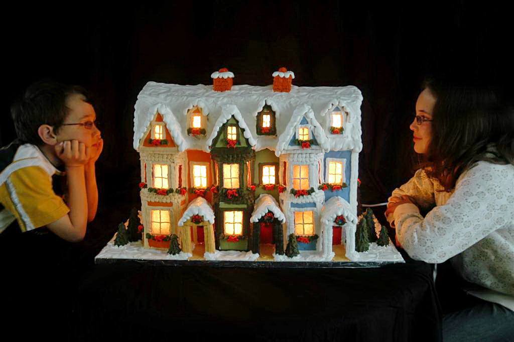Detailed Instructions for Making a Lighted Gingerbread House