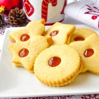 Apricot Almond Jammie Dodgers close up photo for featured image
