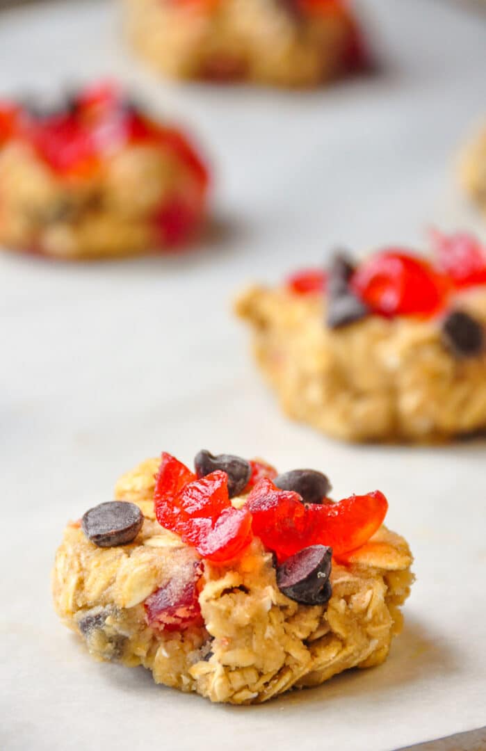 Chocolate Cherry Oatmeal Cookies. As delicious as they are pretty!