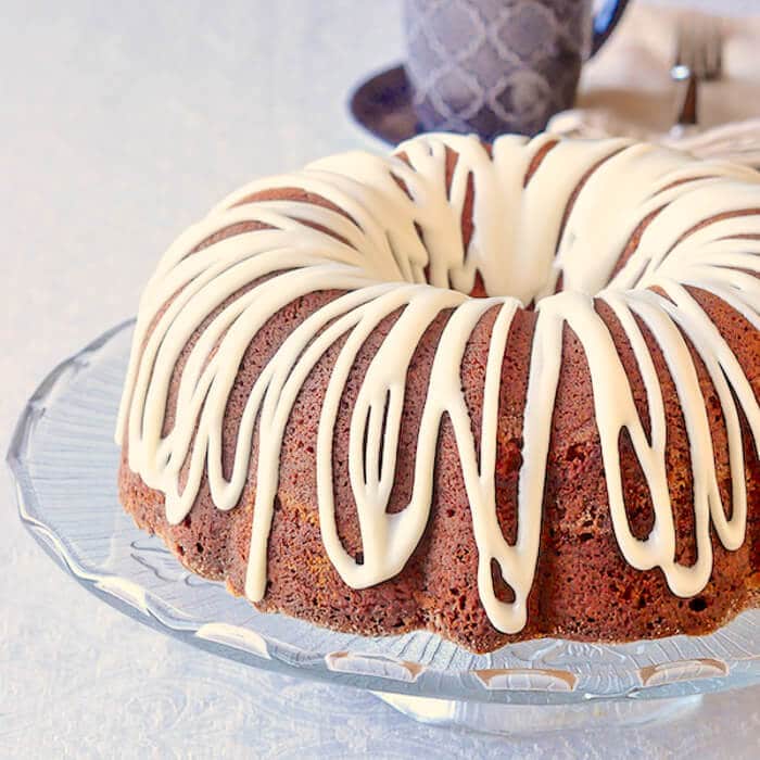 Cinnamon Roll Cake - an old fashioned, easy to prepare, moist and delicious cake for coffee breaks, weekday dessert, packed lunches or weekend brunch.