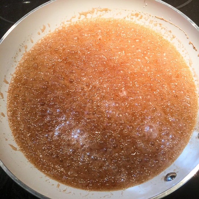 Preparing the glaze for the apples