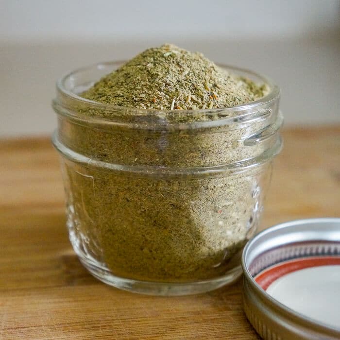 Homemade Italian Seasoning, this is a perfect blend of flavours!