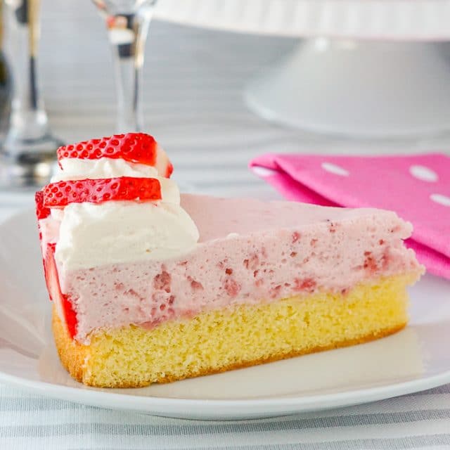 Strawberry Marshmallow Mousse Cake. Such an easy, impressive dessert!