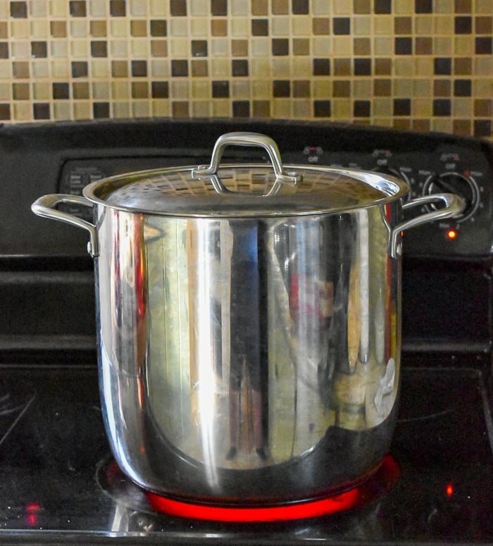 A large stock pot is ideal as a steamer