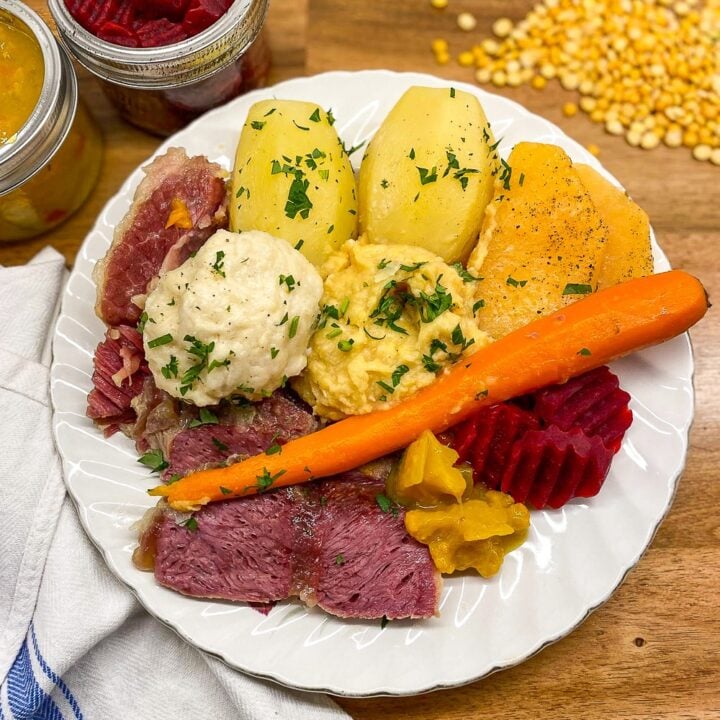 Overhead shot of one plate of Jigg's Dinner