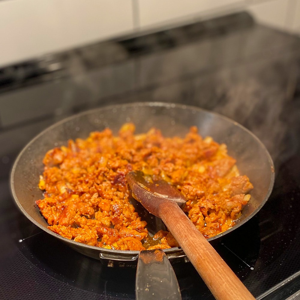 Cooking the chorizo sausage