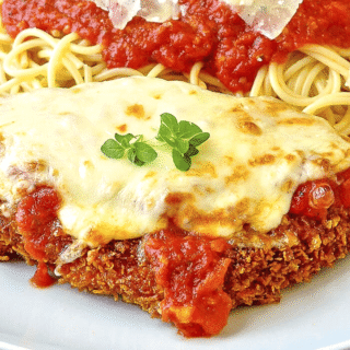 Easy-30-Minute-Chicken-Parmesan-close-up-photo