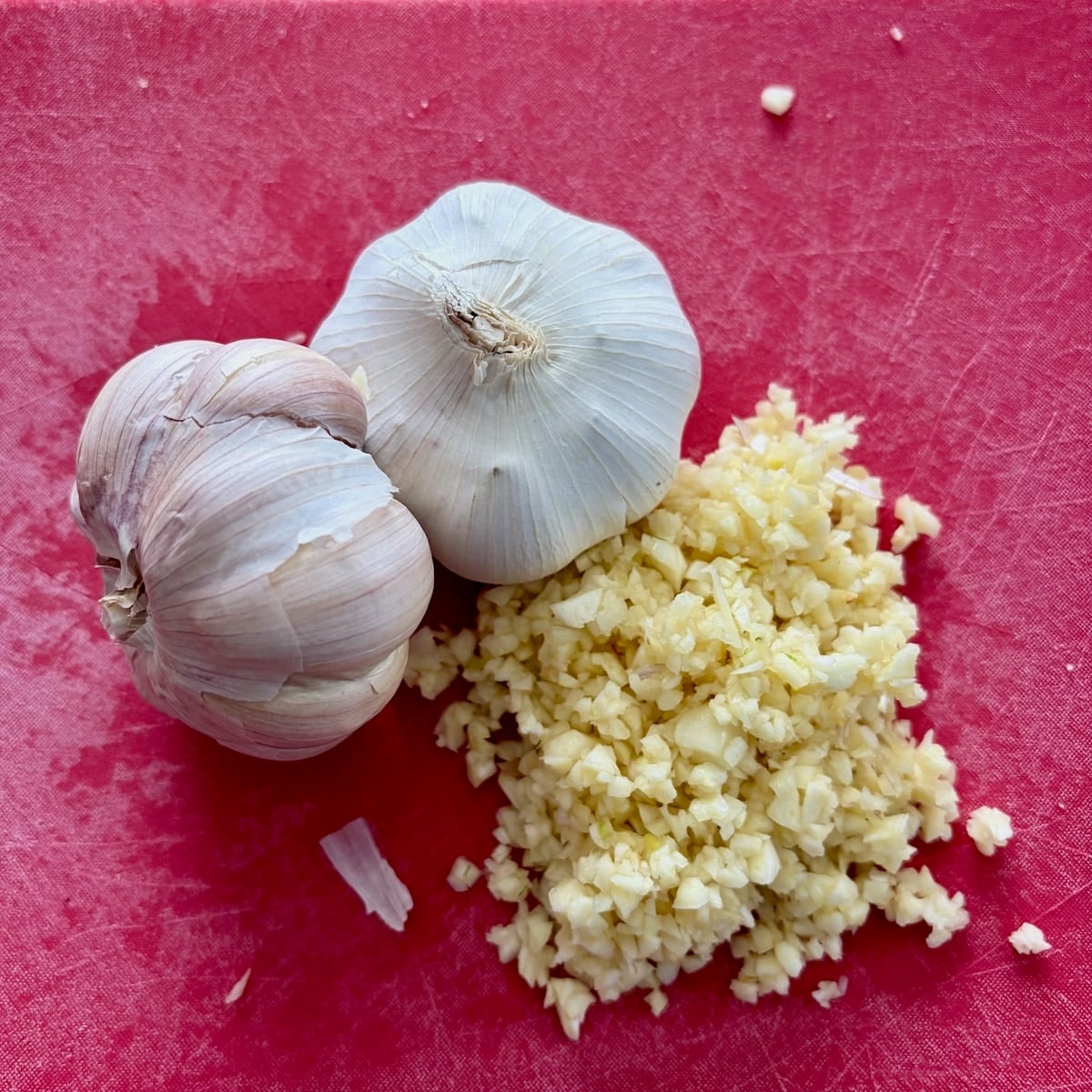 Photo of finely chopped Garlic