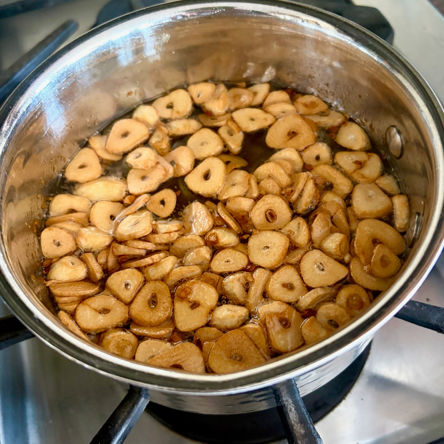photo if crispy garlic when optimal colour has been reached