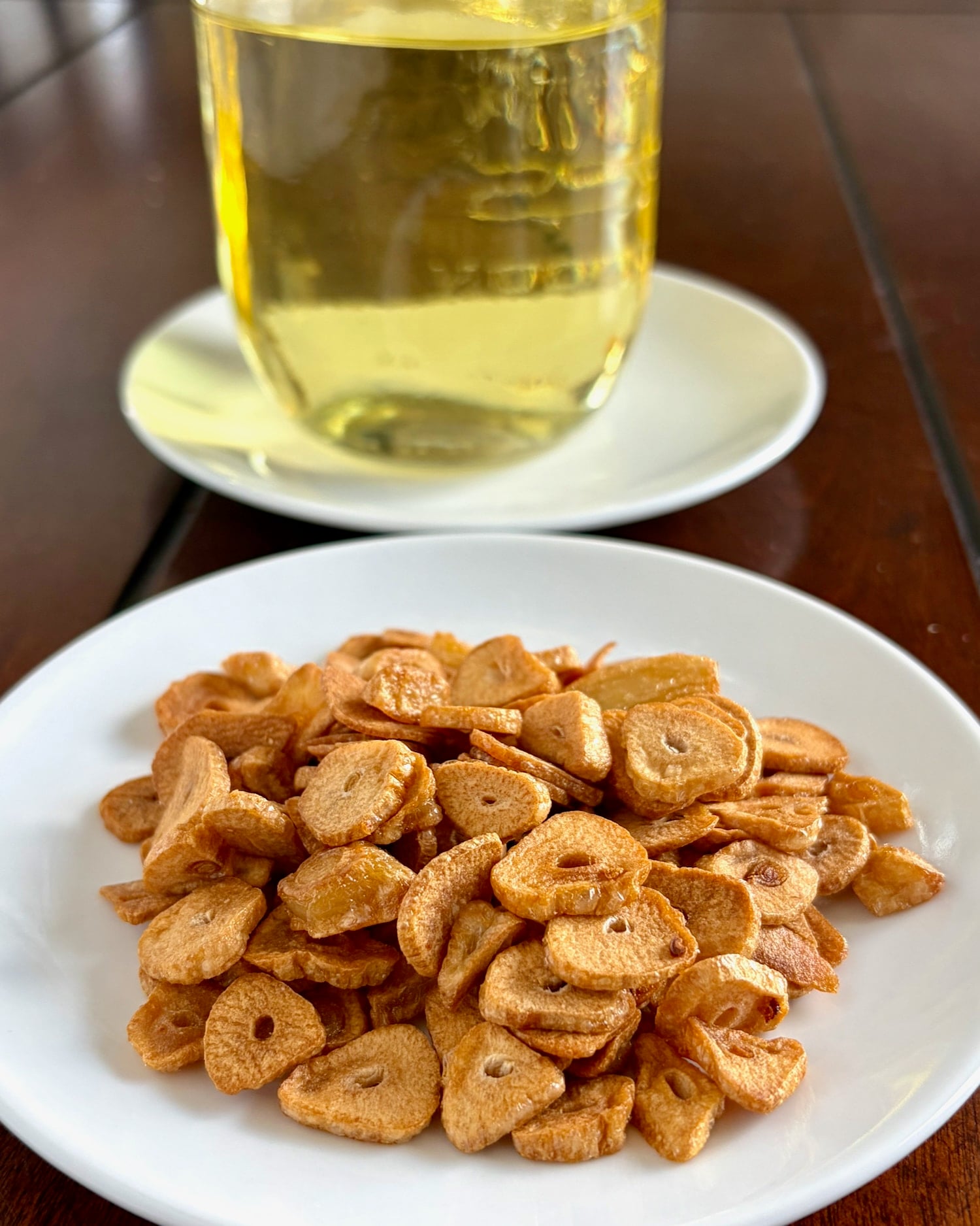 Photo if crispy garlic and garlic oil