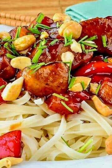 Kung Pao Chicken close up photo of one serving for recipe featured image