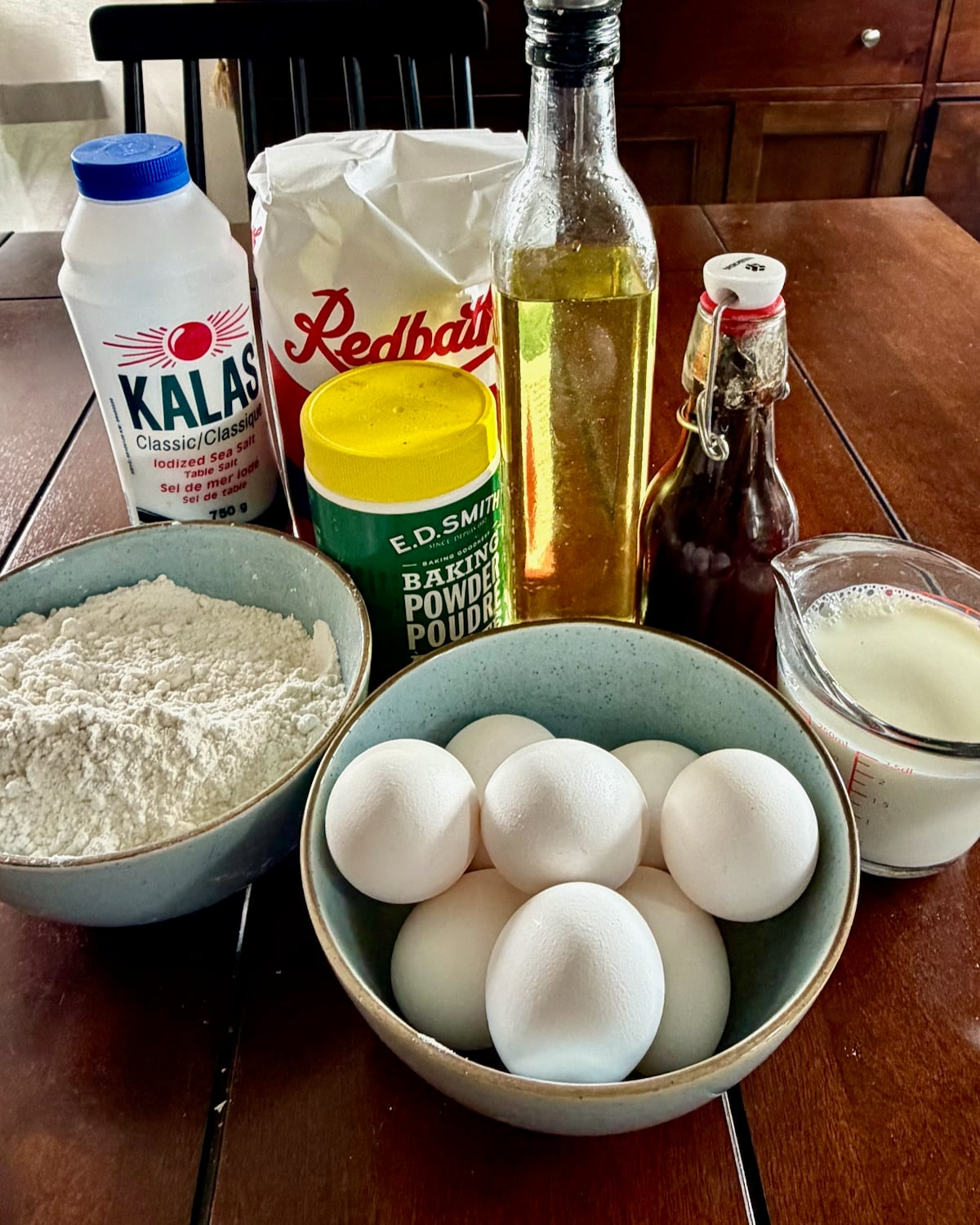 Ingredients for Vanilla Cloud Cake.