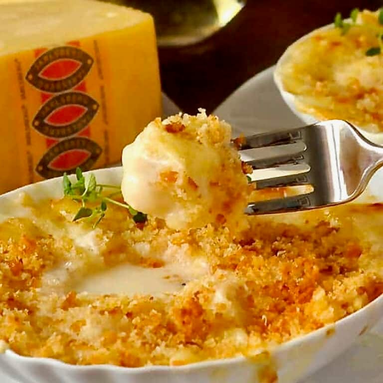 Scallops au Gratin with Jarlsberg Cheese close up photo for Google featured image.